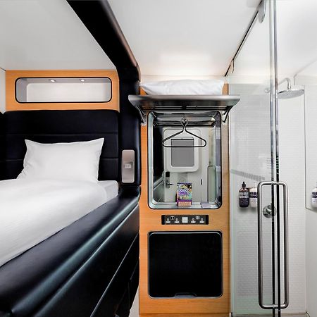 Yotelair London Gatwick Airport Horley Dış mekan fotoğraf