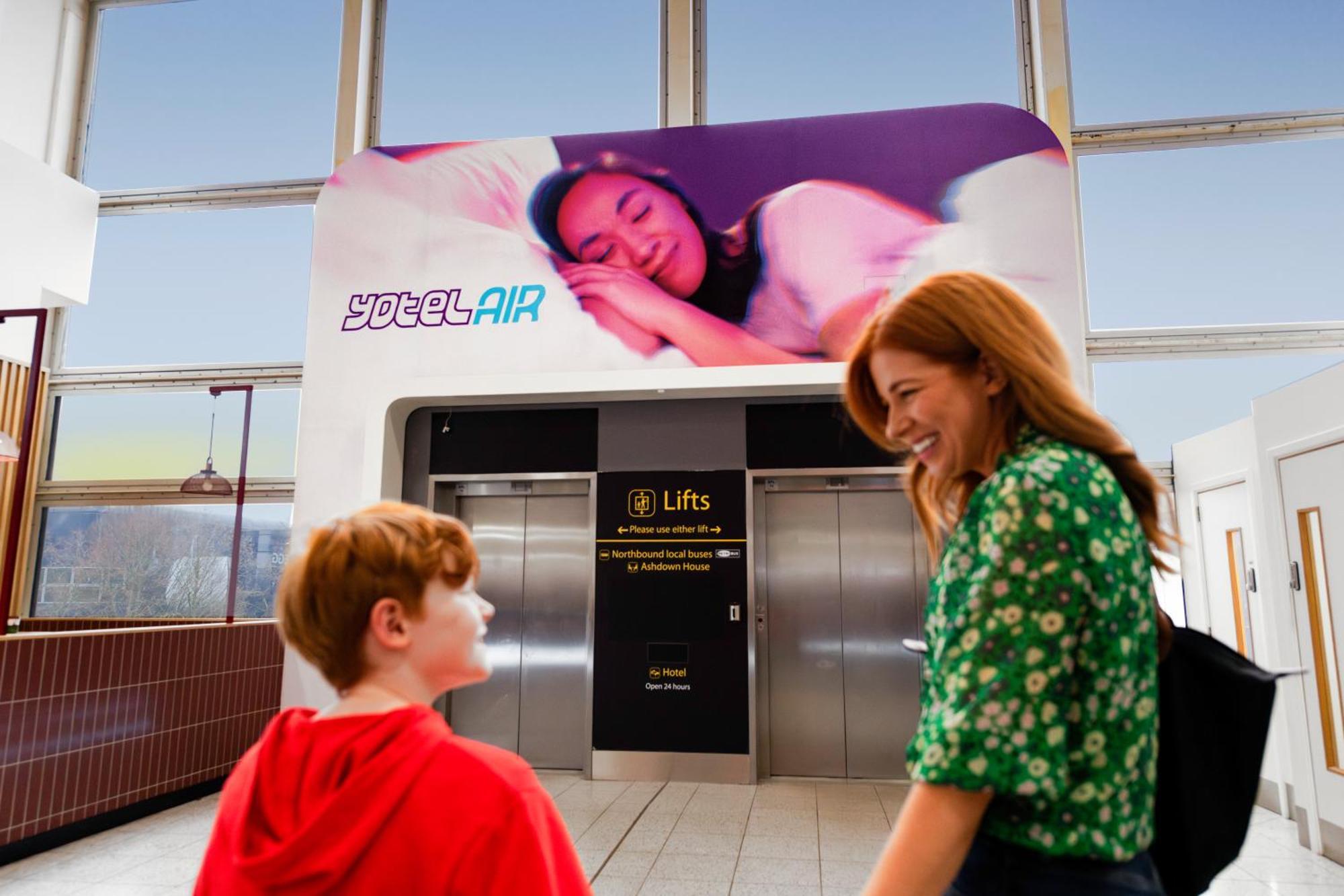 Yotelair London Gatwick Airport Horley Dış mekan fotoğraf