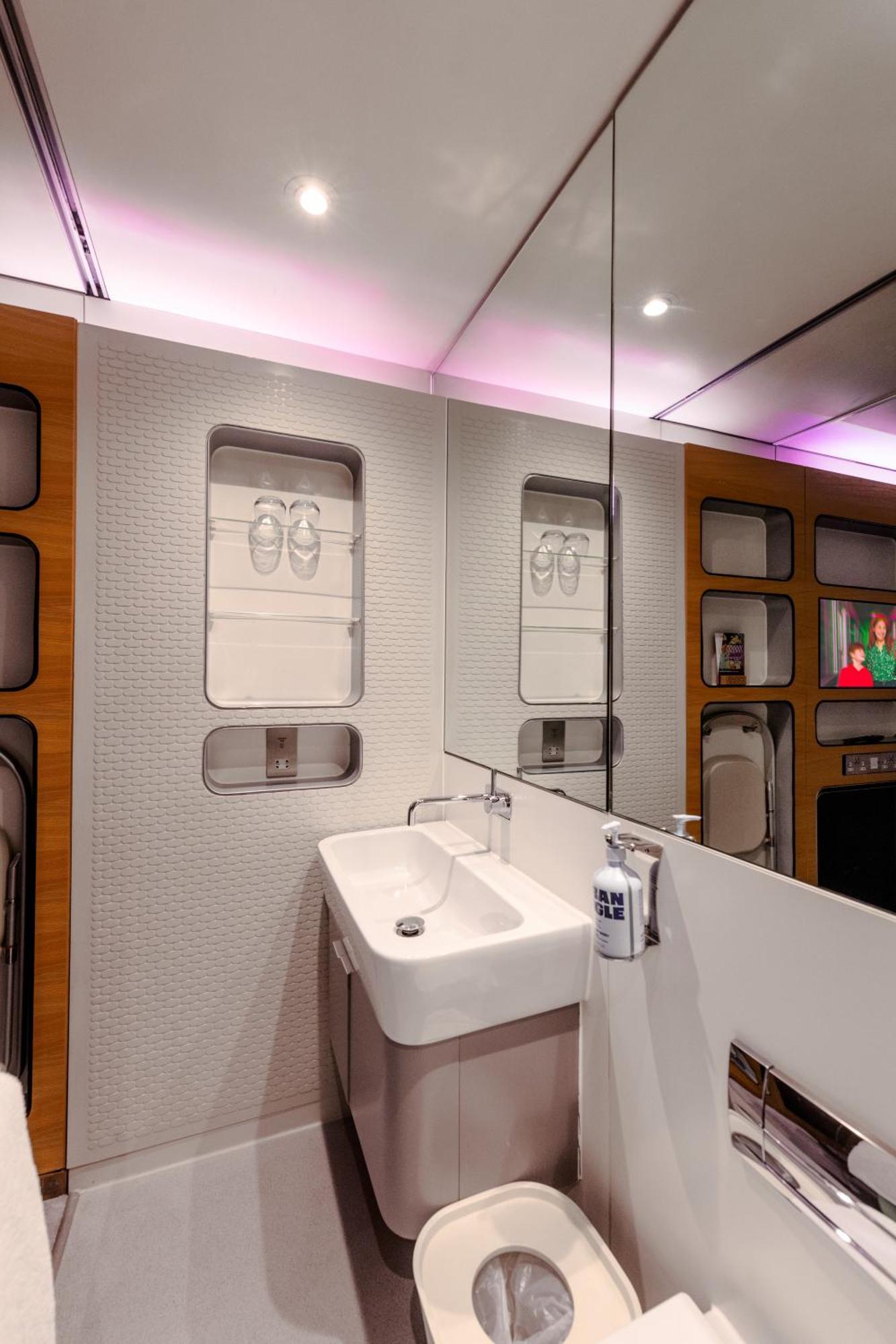 Yotelair London Gatwick Airport Horley Dış mekan fotoğraf