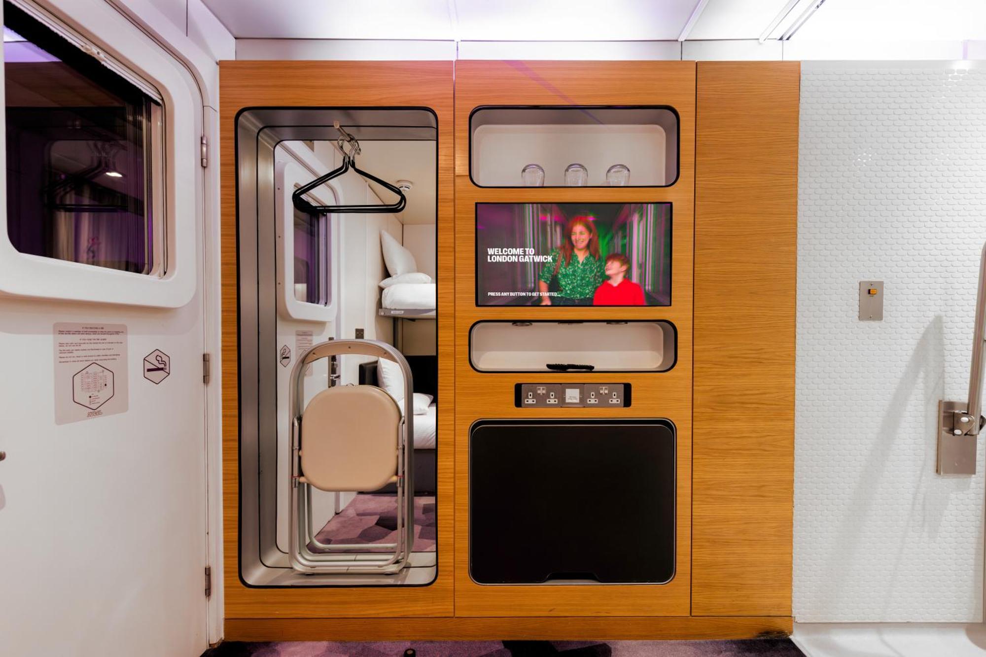 Yotelair London Gatwick Airport Horley Dış mekan fotoğraf