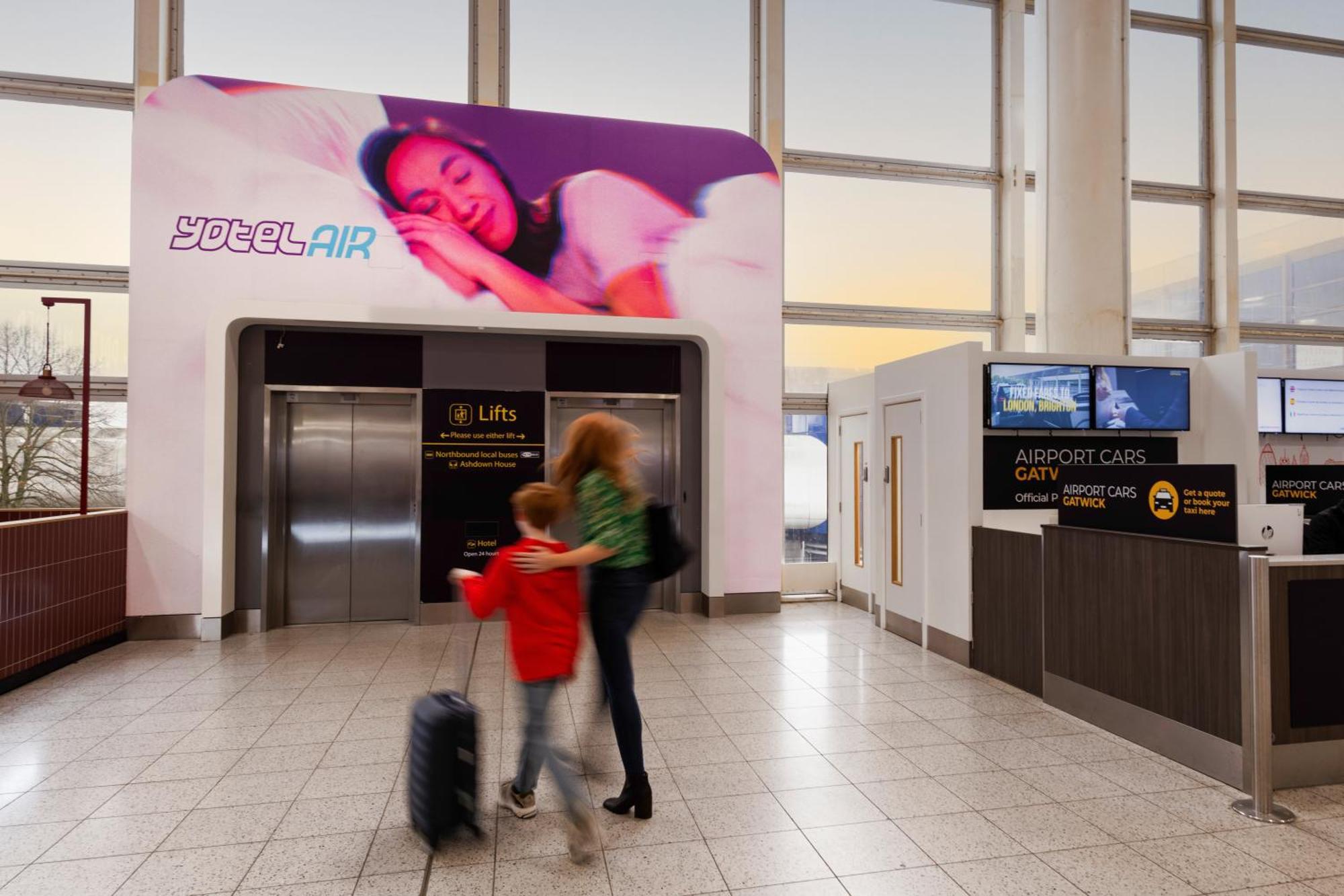 Yotelair London Gatwick Airport Horley Dış mekan fotoğraf