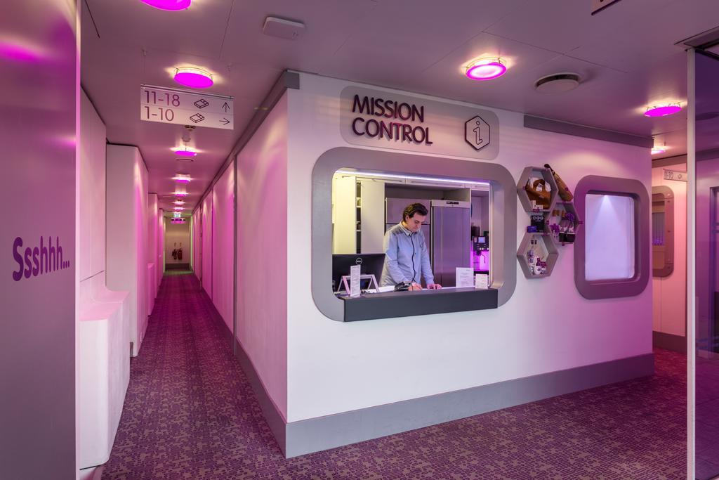 Yotelair London Gatwick Airport Horley Dış mekan fotoğraf