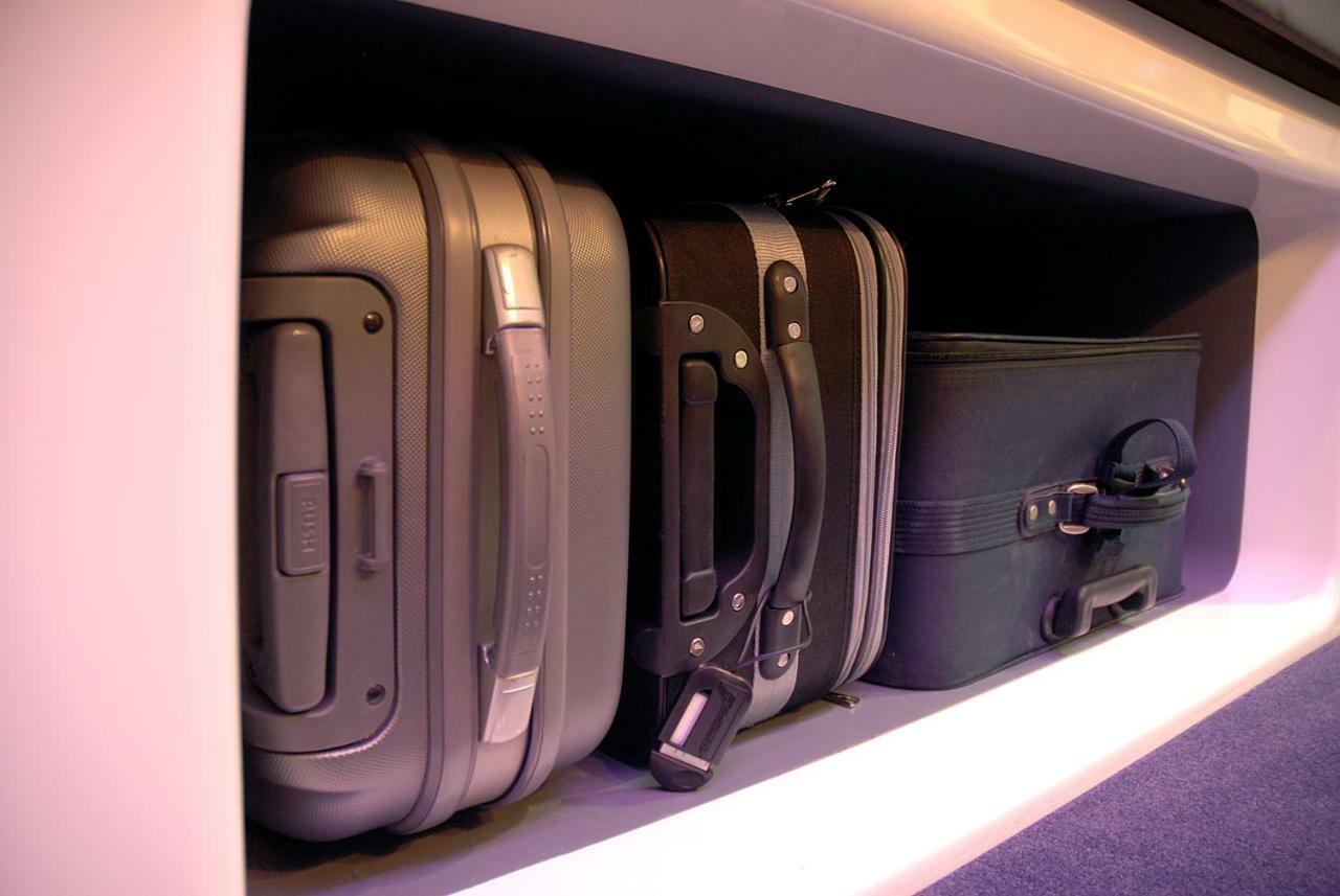 Yotelair London Gatwick Airport Horley Dış mekan fotoğraf